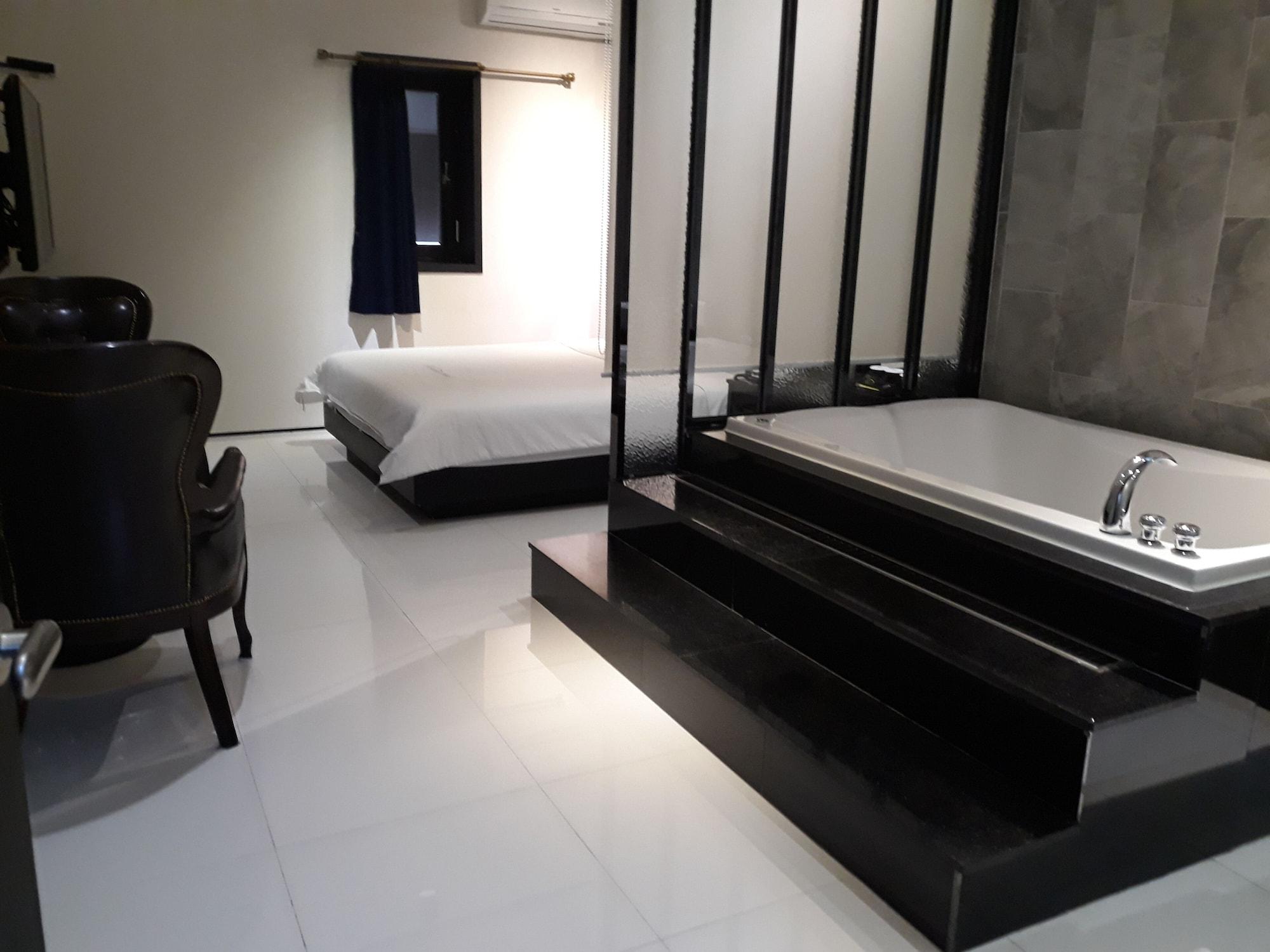 Almond Hotel Busan Station Extérieur photo