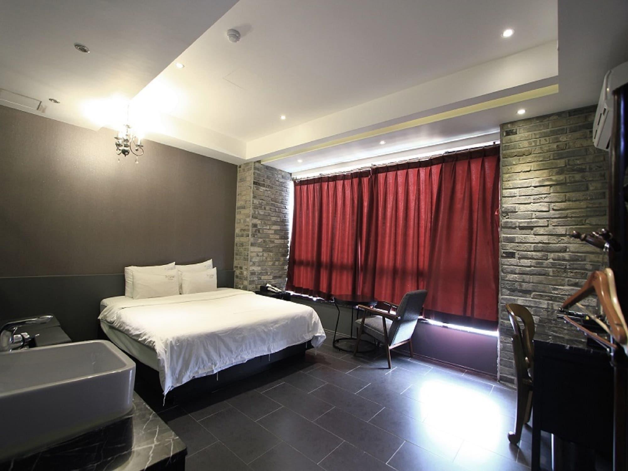 Almond Hotel Busan Station Extérieur photo