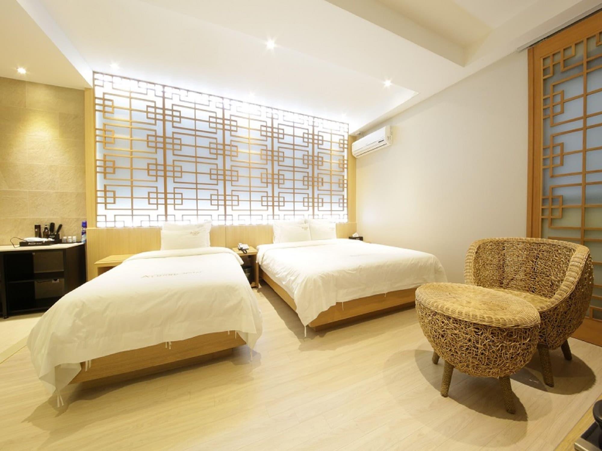 Almond Hotel Busan Station Extérieur photo