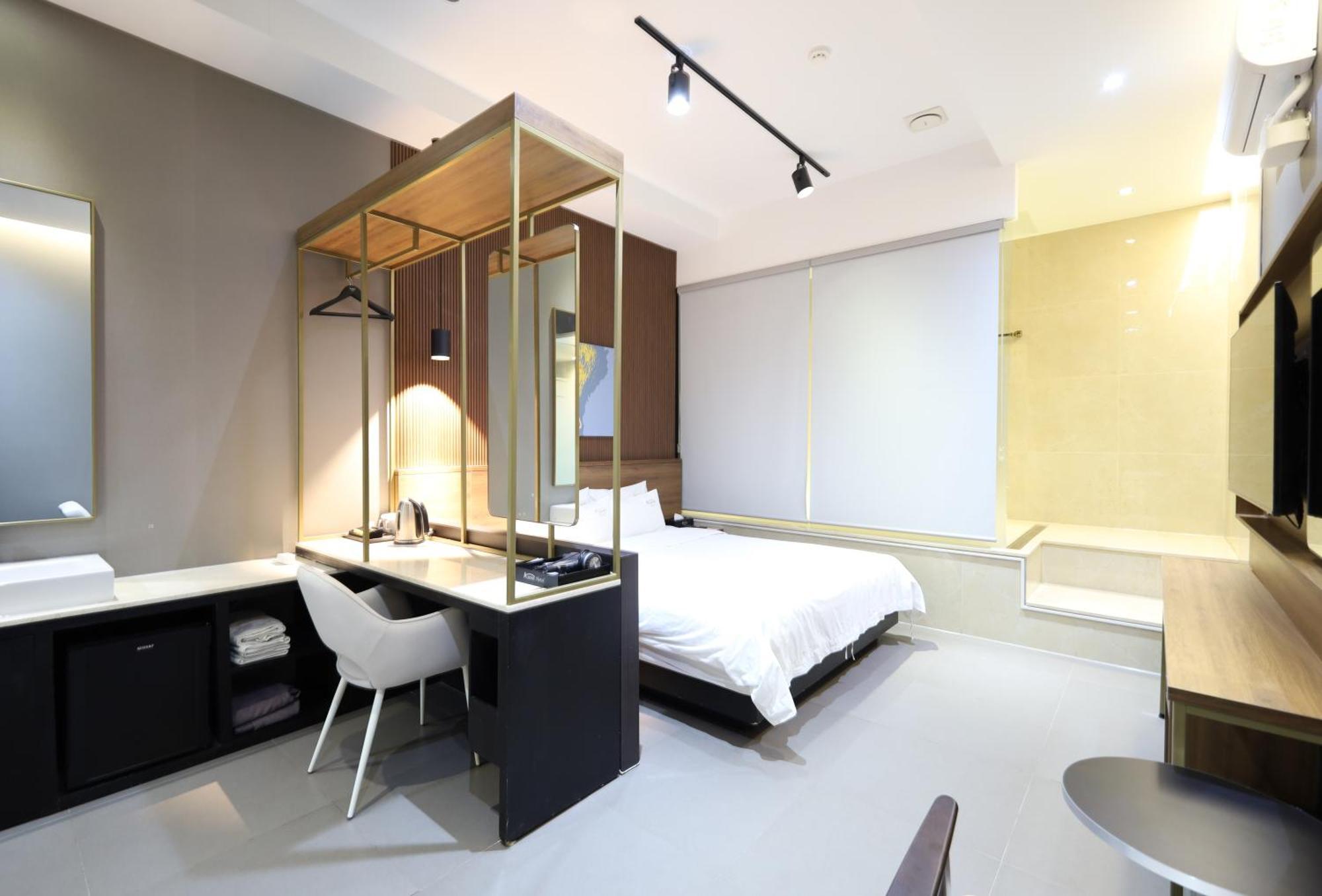 Almond Hotel Busan Station Extérieur photo