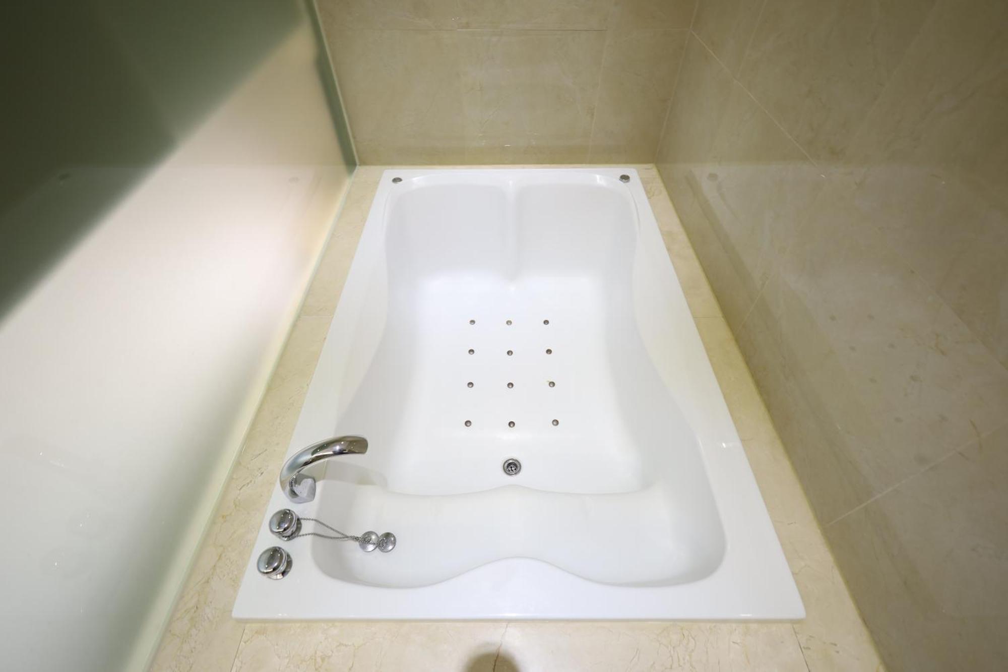 Almond Hotel Busan Station Extérieur photo