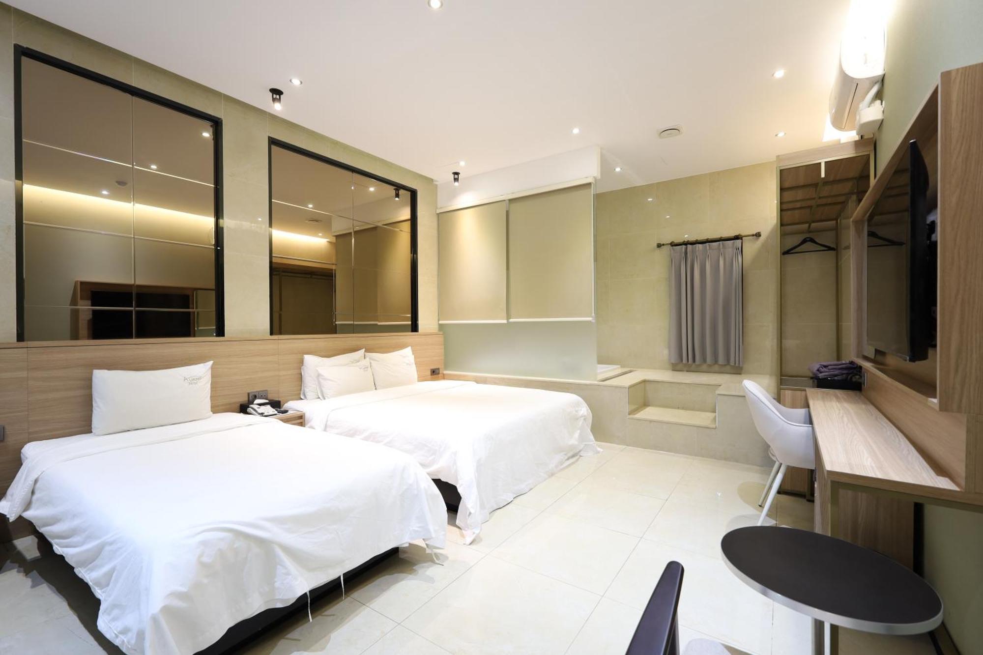 Almond Hotel Busan Station Extérieur photo