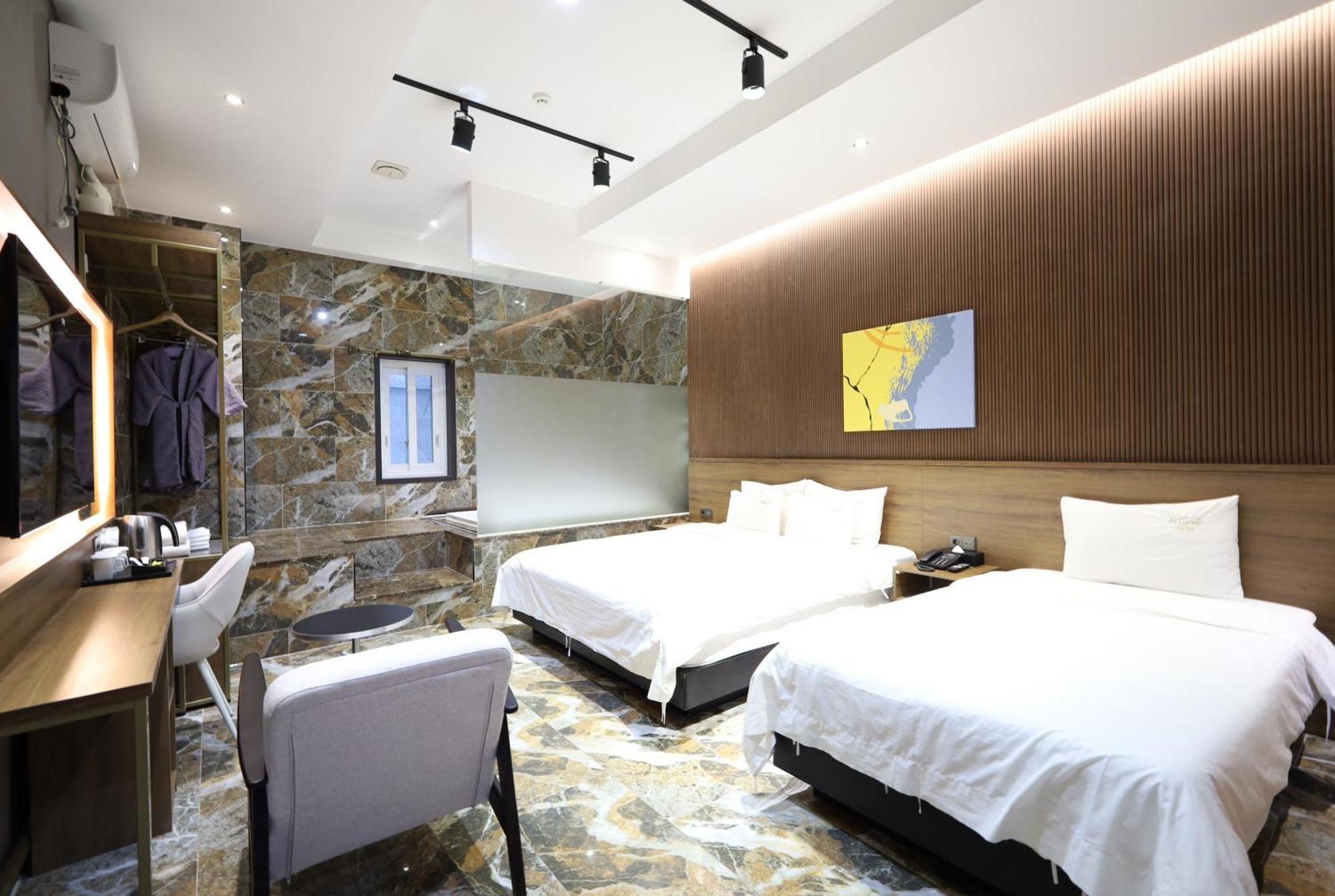 Almond Hotel Busan Station Extérieur photo