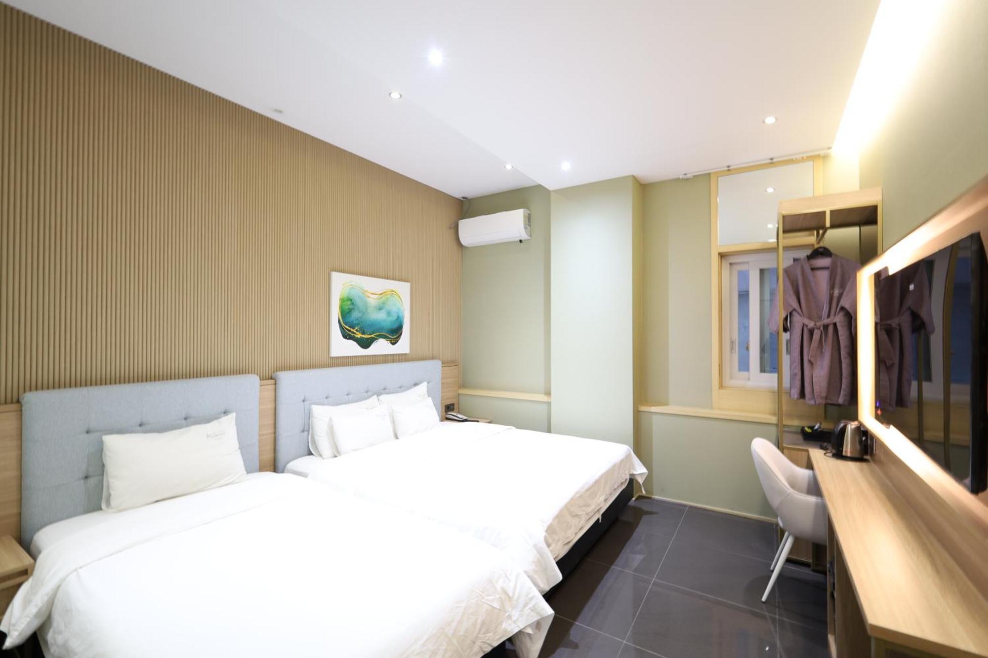 Almond Hotel Busan Station Extérieur photo