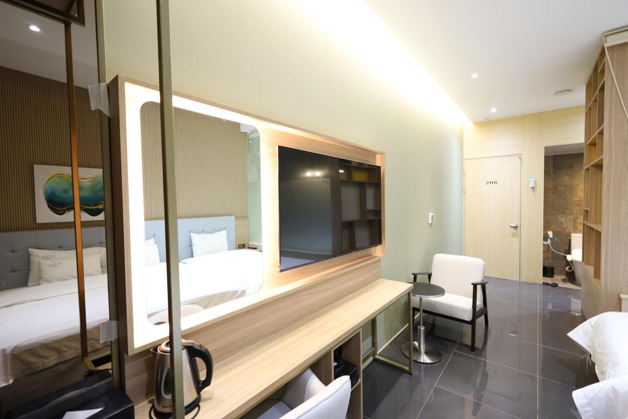Almond Hotel Busan Station Extérieur photo