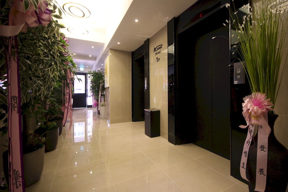 Almond Hotel Busan Station Extérieur photo