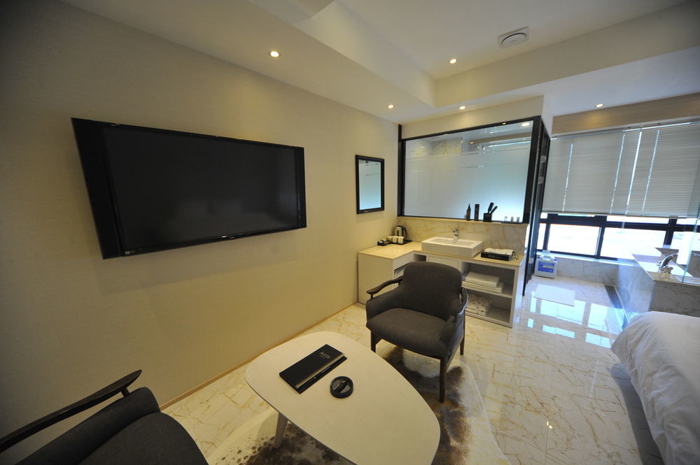 Almond Hotel Busan Station Extérieur photo