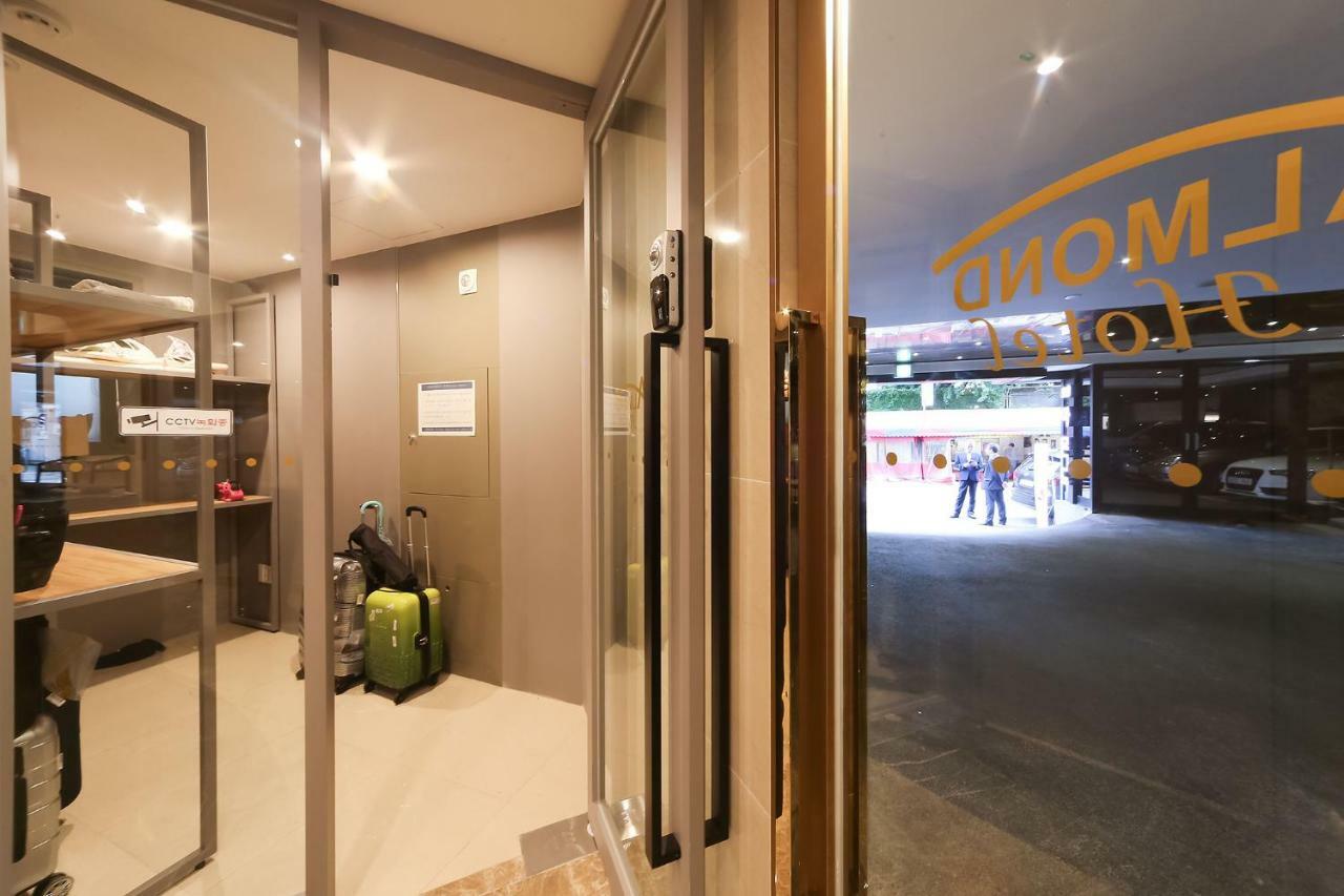 Almond Hotel Busan Station Extérieur photo