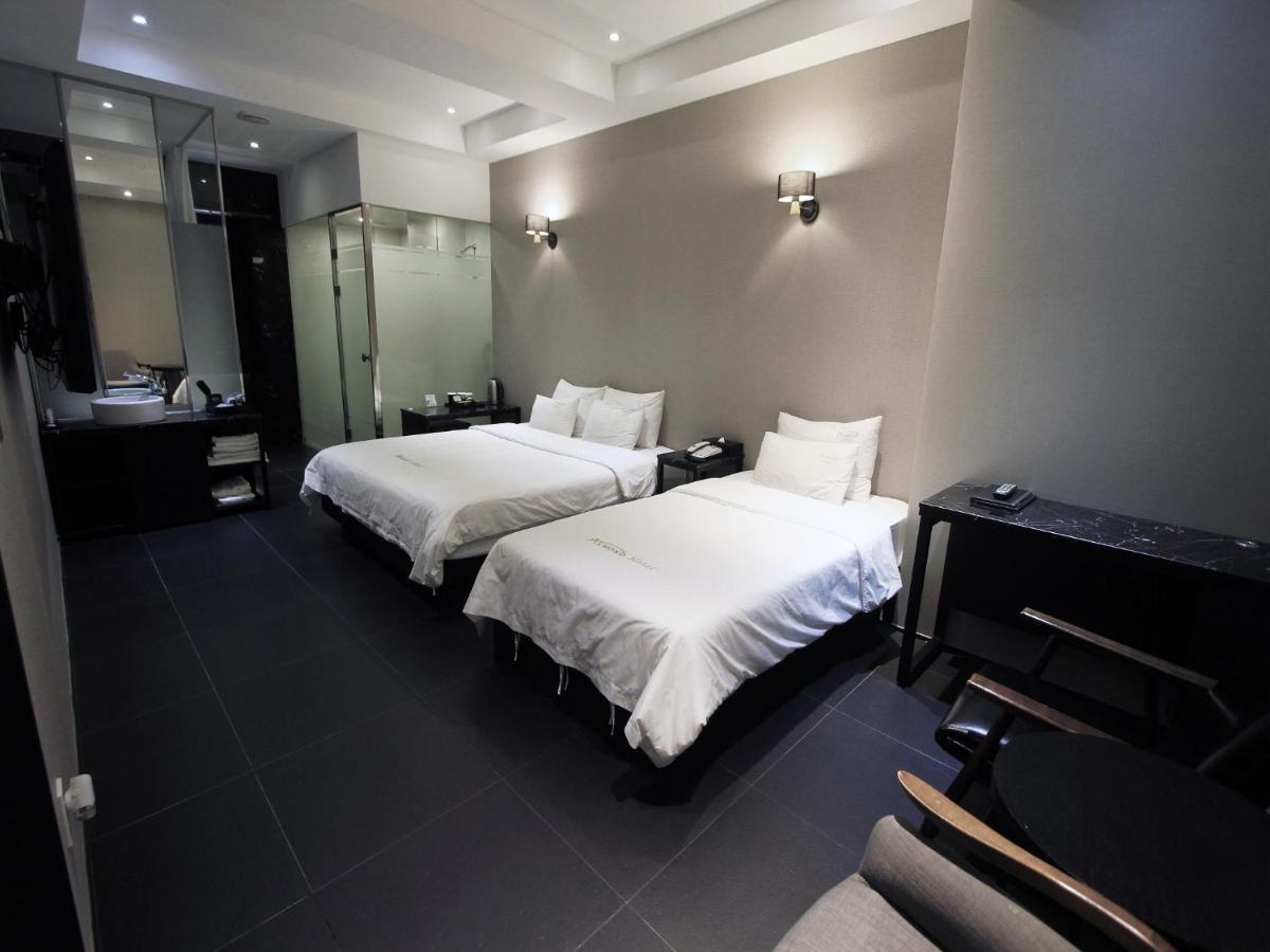 Almond Hotel Busan Station Extérieur photo